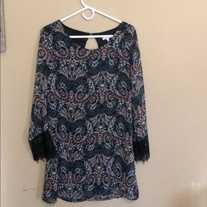 Charlotte Russe Long Sleeve Keyhole Back Size Med